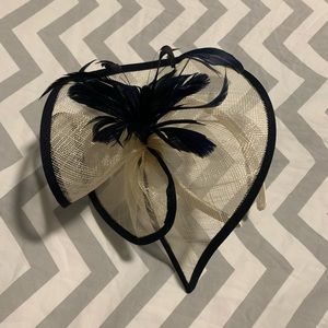 Elegant Black and Cream Hair Fascinator